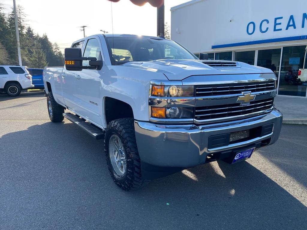 chevrolet silverado 3500hd 2018 1GC4KZEY7JF281730 image chevrolet silverado 3500hd 2018 1GC4KZEY7JF281730 image